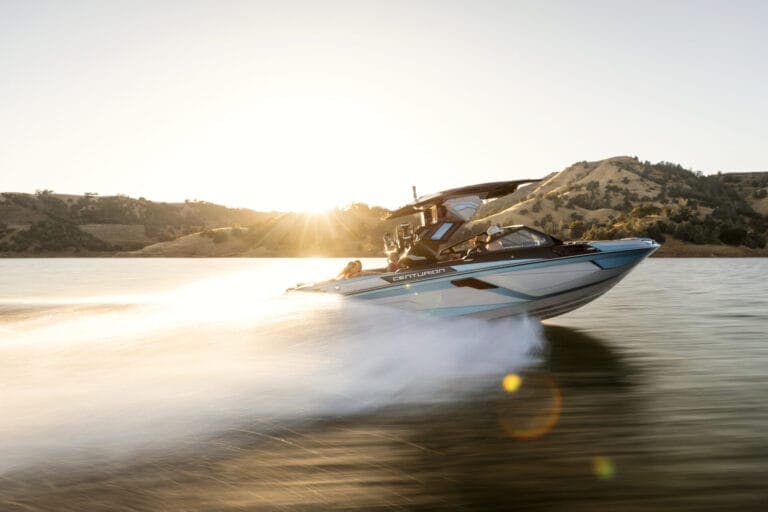 Most Sold 24 Foot Boat in the Ski & Wake Segment: The Centurion Ri245 ...